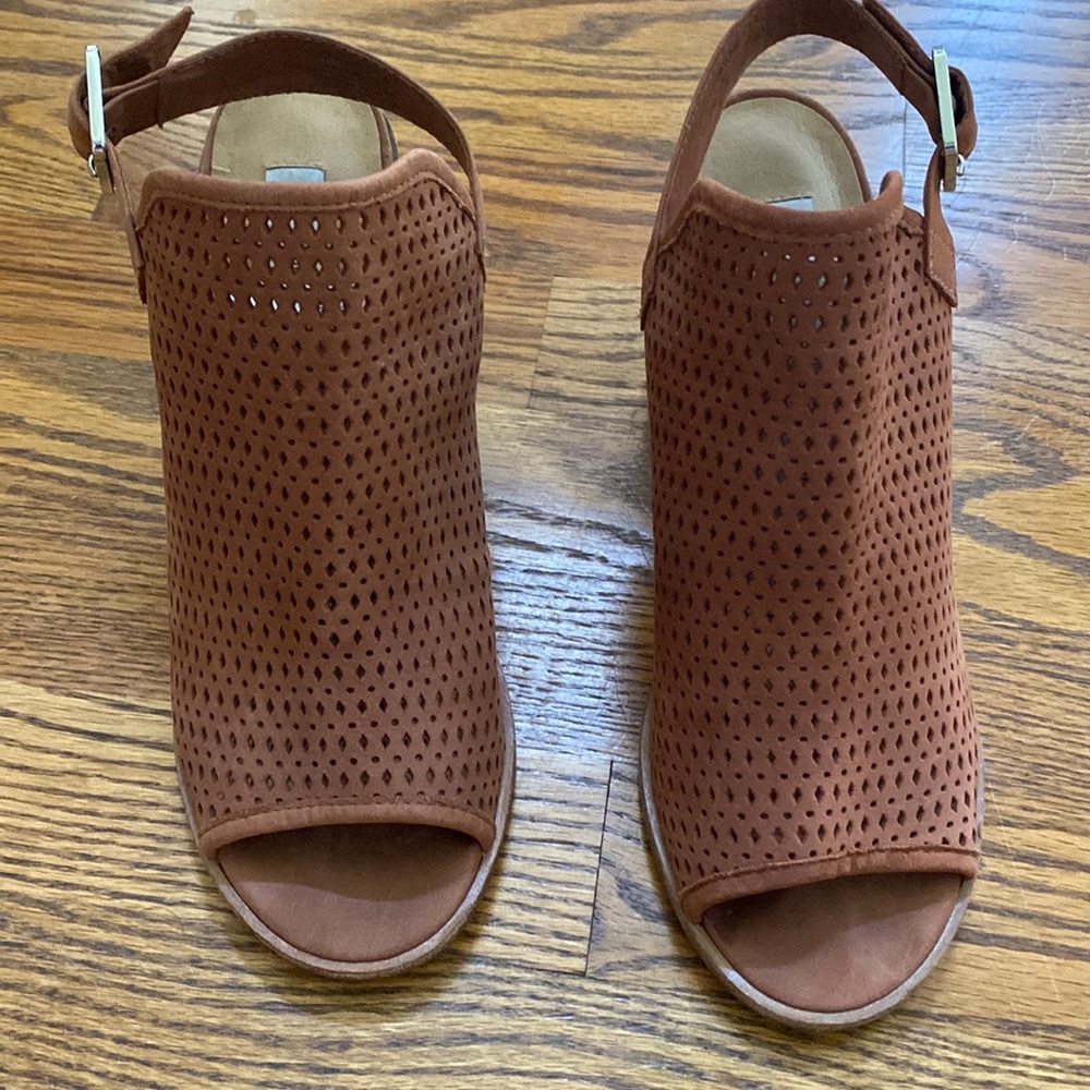 Steve Madden brand Neptune mule patterned leather upper red/brown color size 7.5
